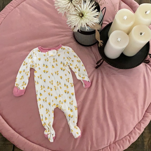 Newborn onesie - Picture 1 of 1